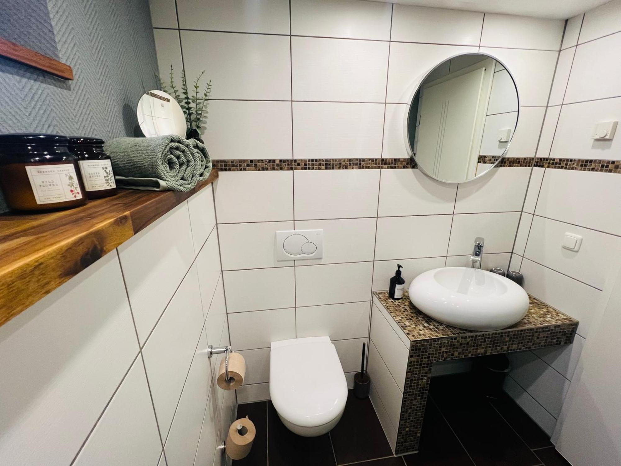 Ferienwohnung Palatina Heuchelheim-Klingen Esterno foto