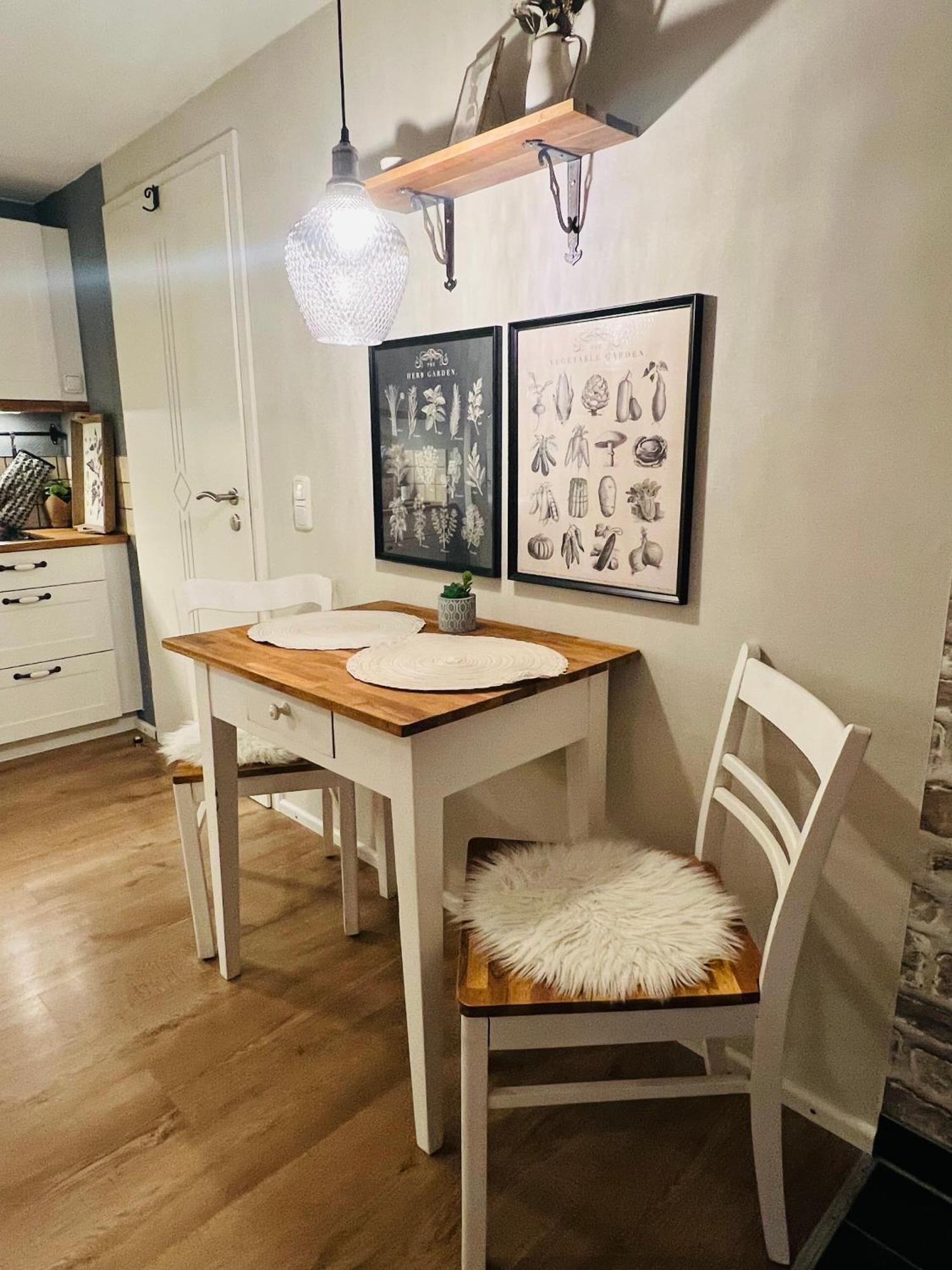 Ferienwohnung Palatina Heuchelheim-Klingen Esterno foto