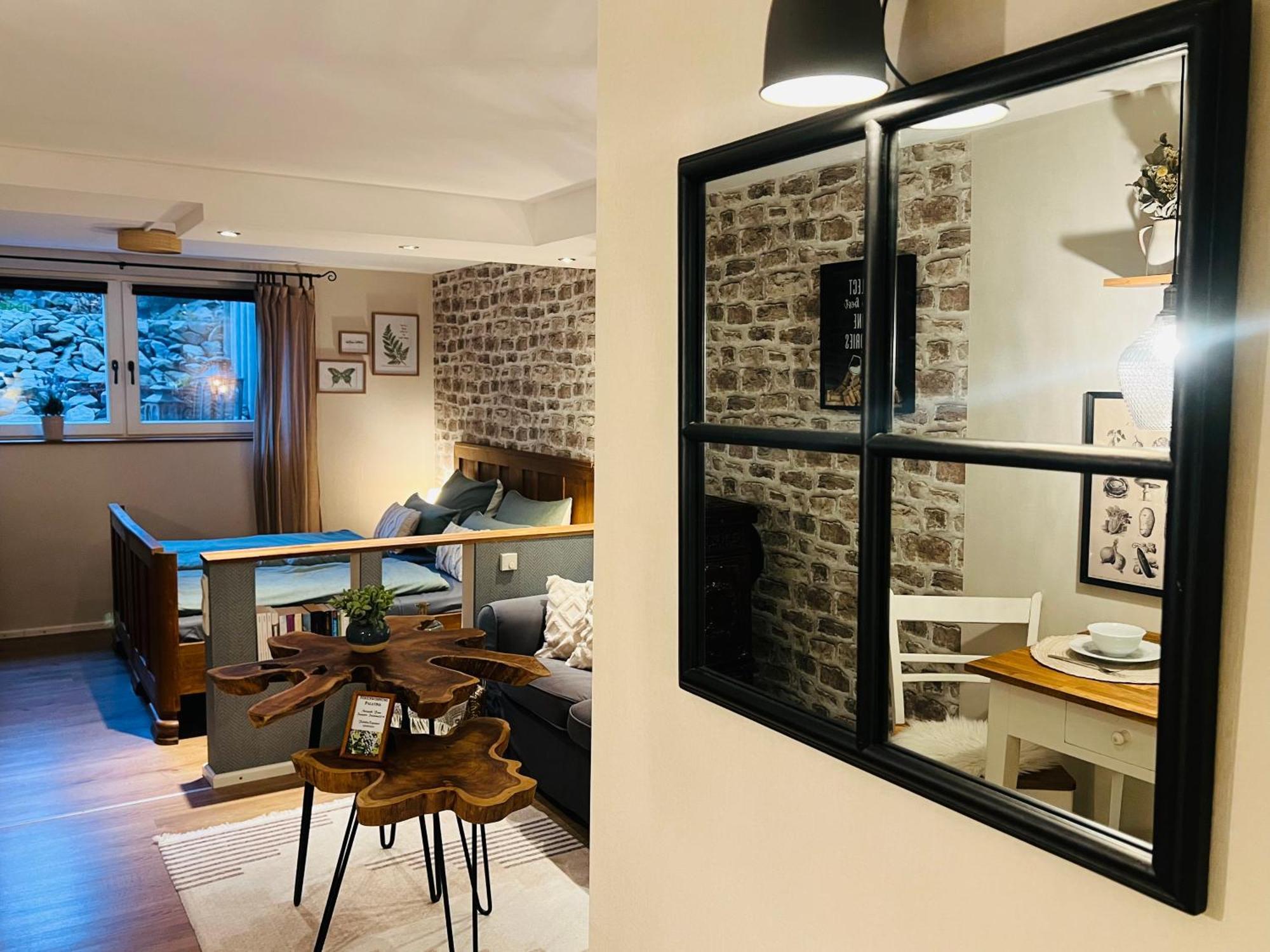 Ferienwohnung Palatina Heuchelheim-Klingen Esterno foto