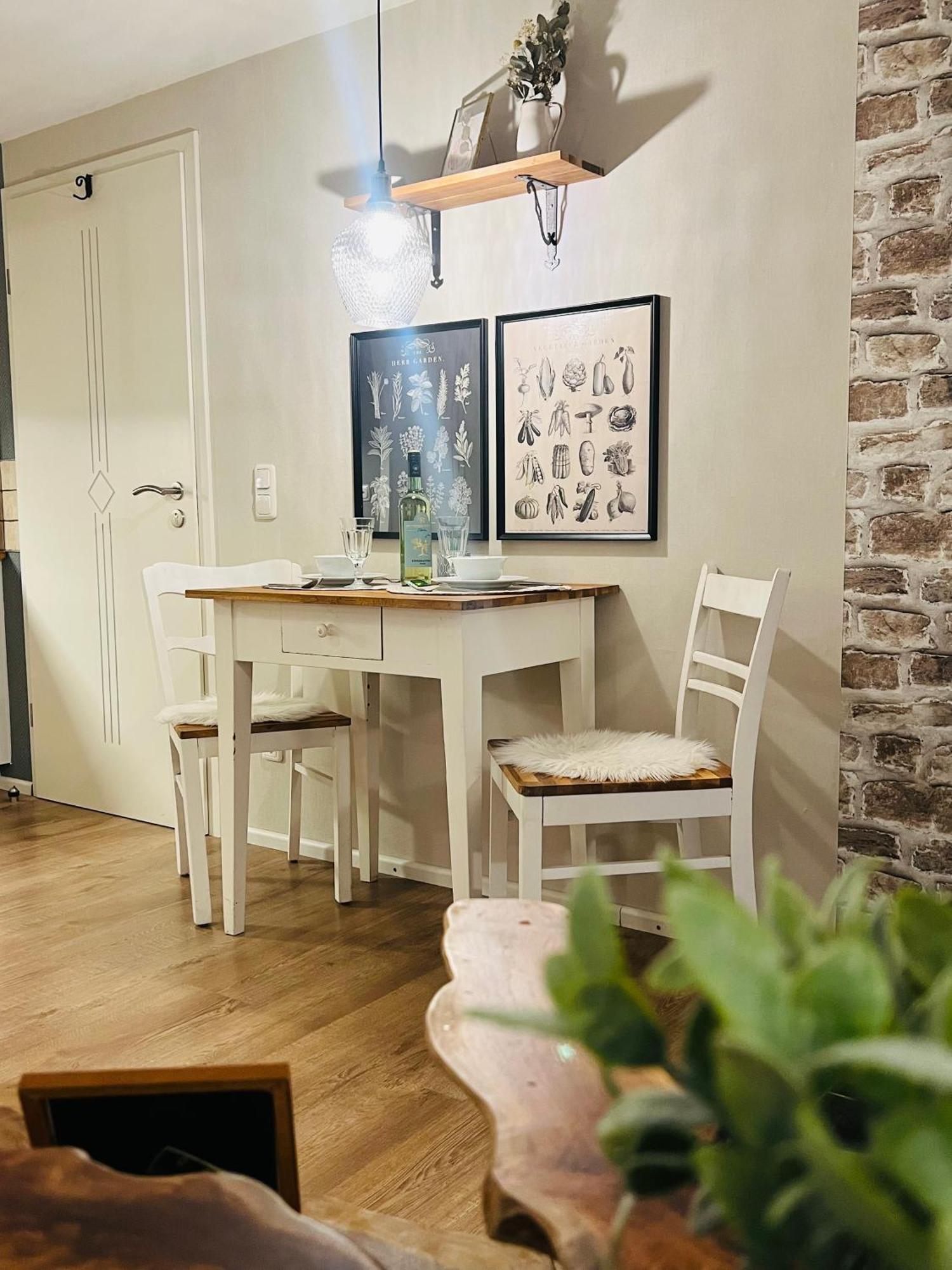 Ferienwohnung Palatina Heuchelheim-Klingen Esterno foto